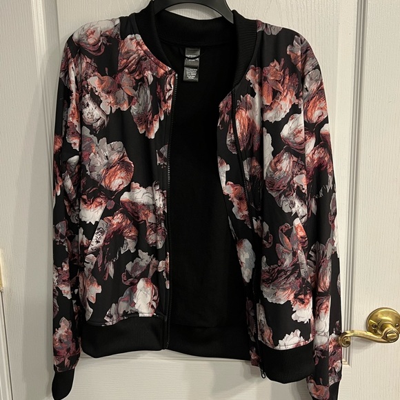 VS sport floral jacket - Picture 3 of 4